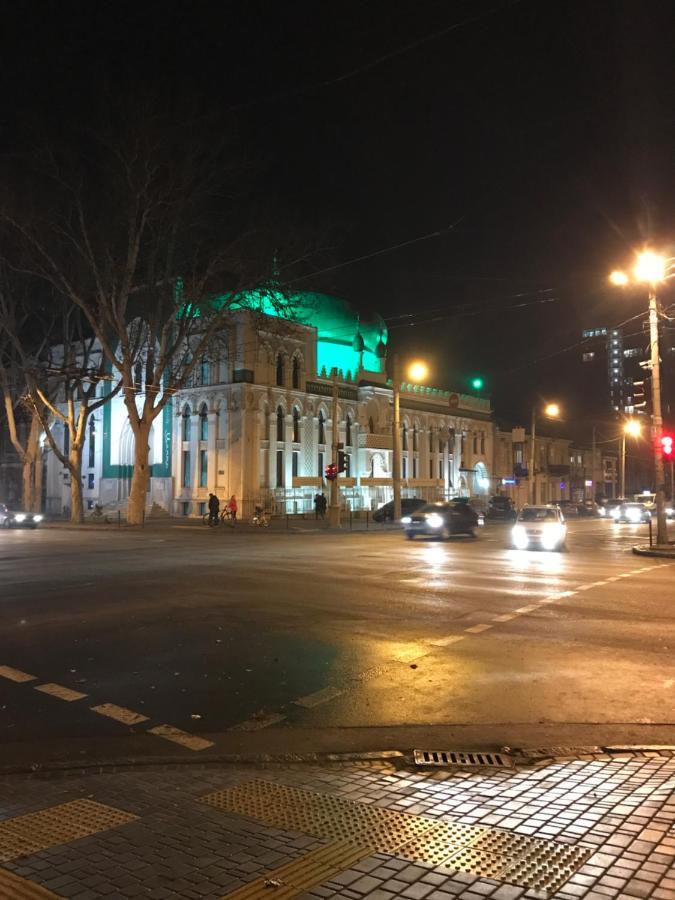 Атмосферная Квартира В Центре Одессы Odesa Exterior foto